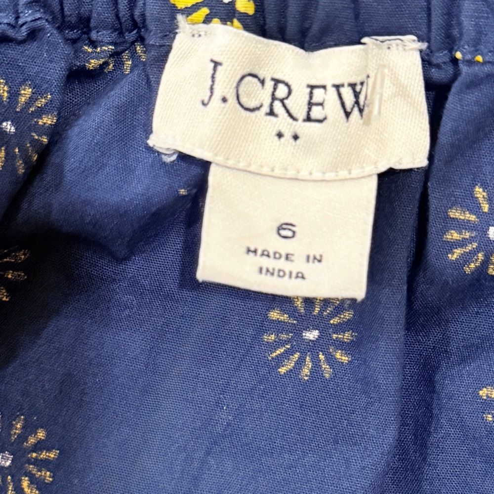 J. Crew Blue Smock Top Daisy Print
Square Neck Size 6 - Picture 7 of 8